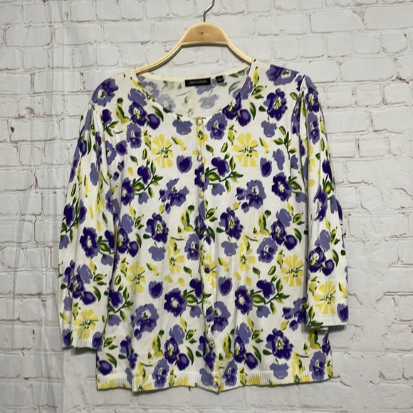 Notations floral scoop neck cardigan - Picture 1 of 7
